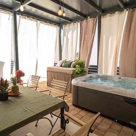 Heaven Jacuzzi & Sauna *